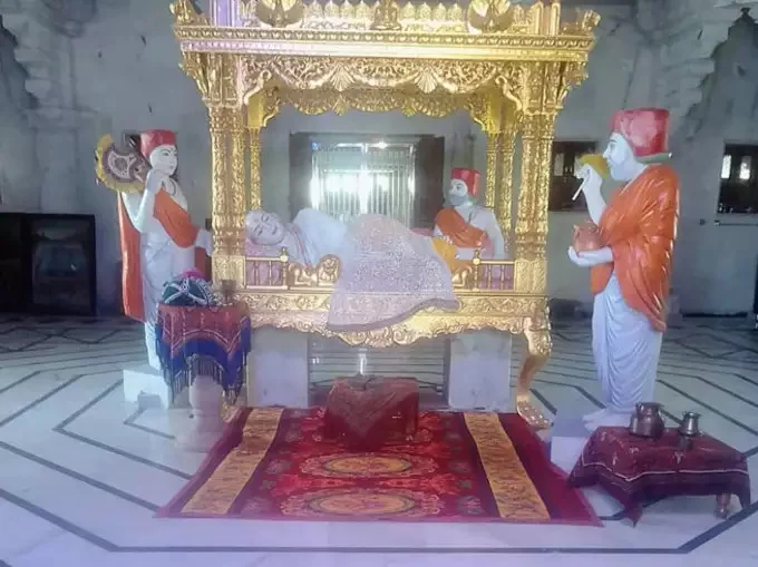 Shree Swaminarayan Mandir Chhapaiya Photos