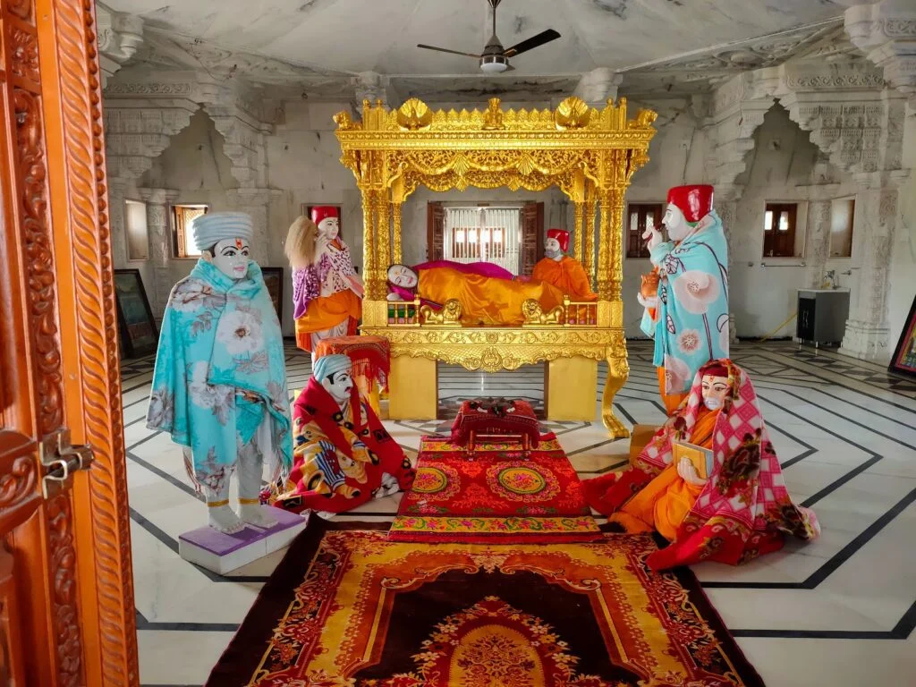 Shree Swaminarayan Mandir Chhapaiya Photos