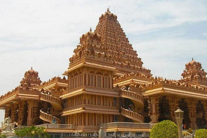 Chattarpur Temple